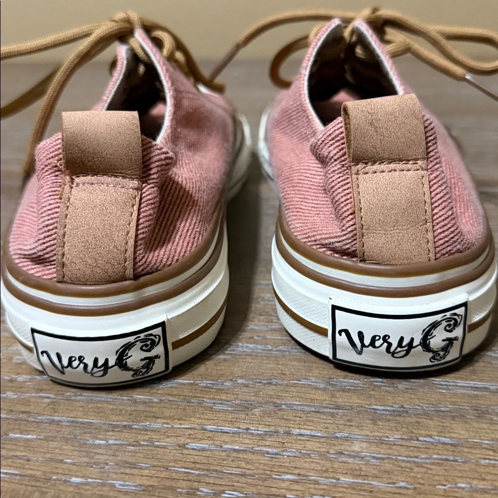 Very G Driana Sneakers in the rust/pinkish-red color  Size 7-1/2